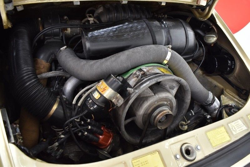 Porsche 911 2.7l Targa 19