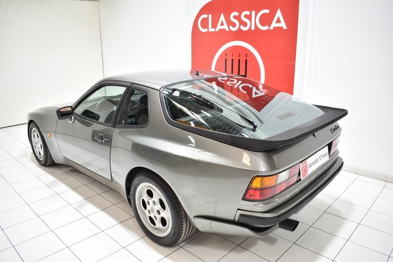 Porsche 944 Turbo 19