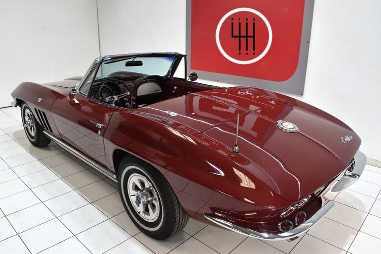 Chevrolet Corvette C2 Cabriolet 16