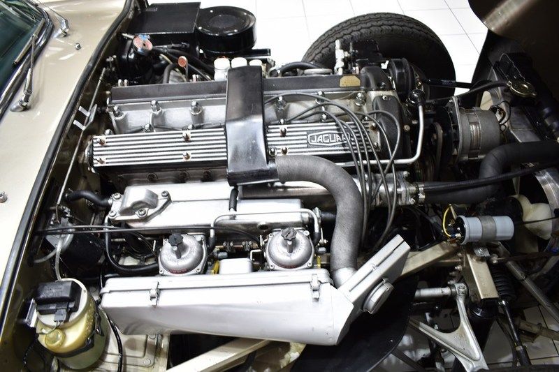 Jaguar Type E Cabriolet 4.2L 10