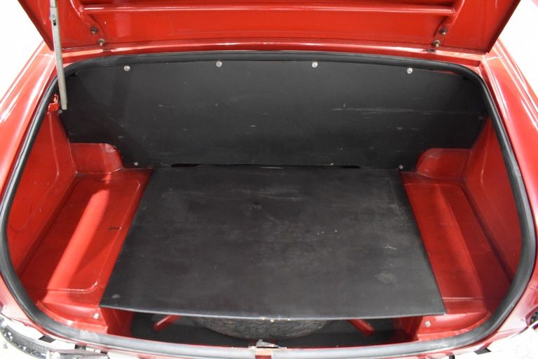 Triumph TR4 9