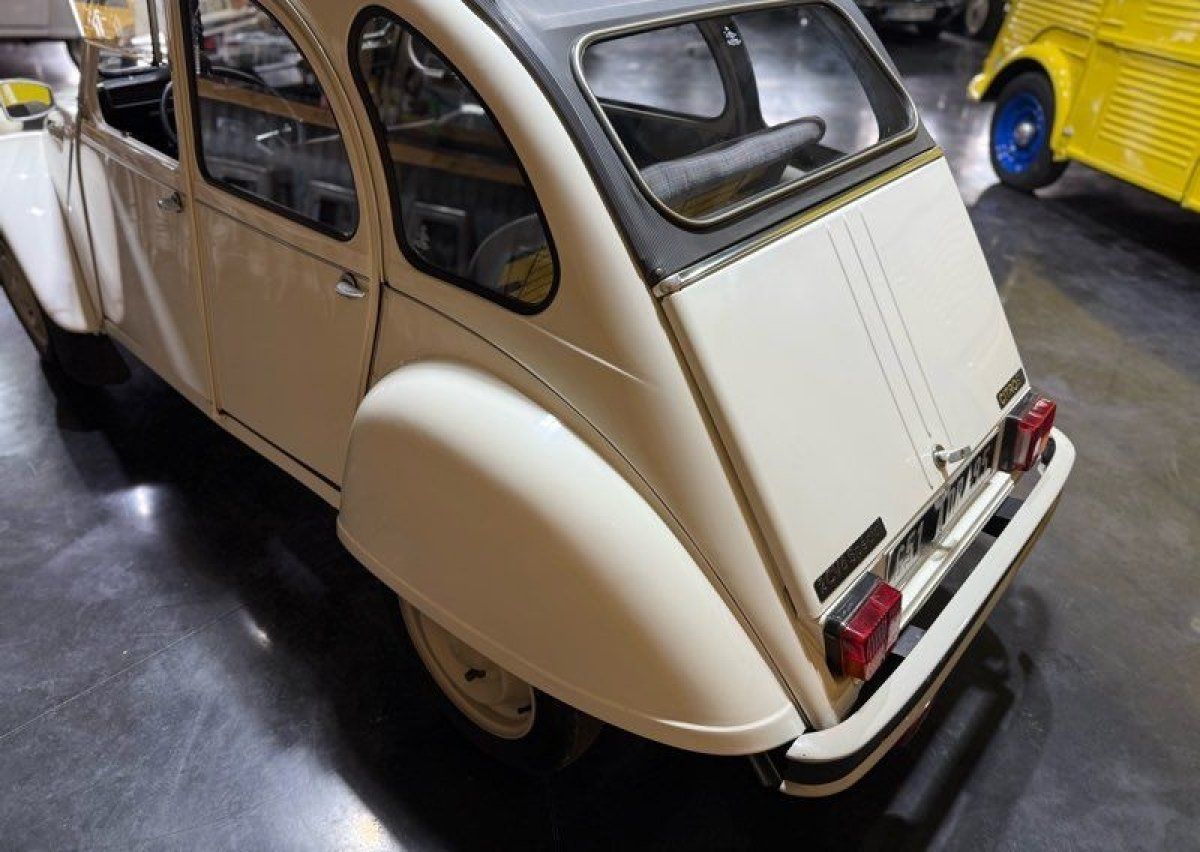 2CV 9