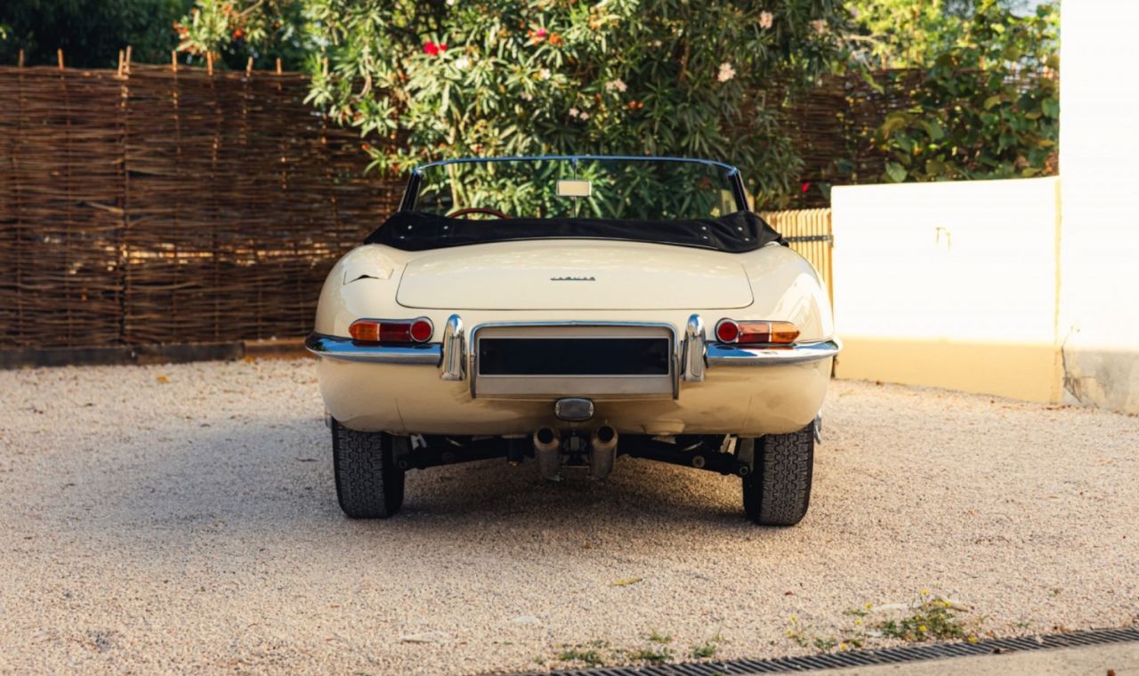 Jaguar E-Type 3.8 Roadster Outside Bonnet Lock 7