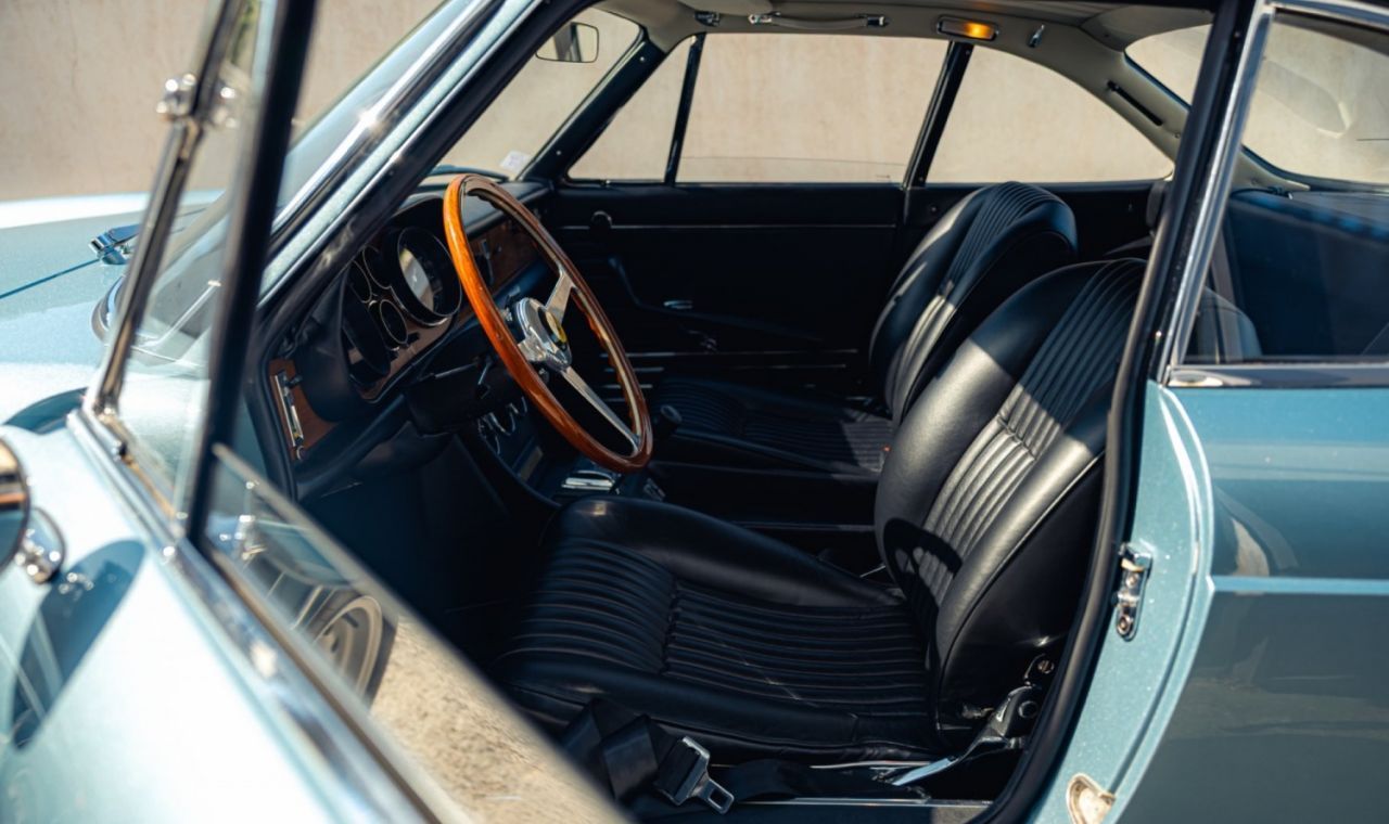 Ferrari 330 GTC 9