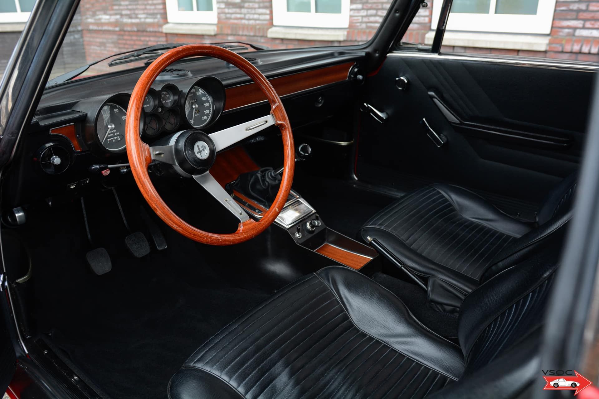 Alfa Romeo 1300 GT Junior 4