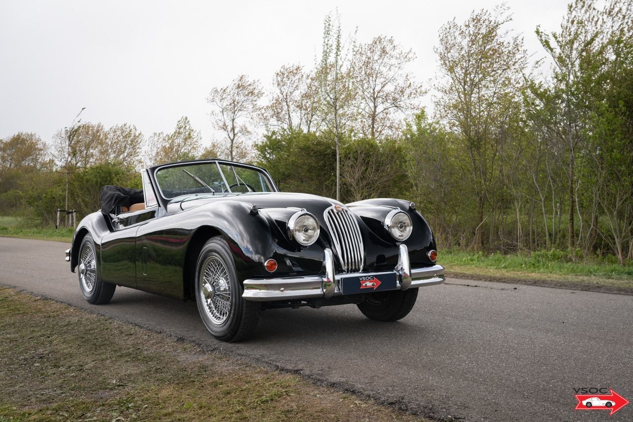 Jaguar XK140 Drophead Coupe black-tan 9