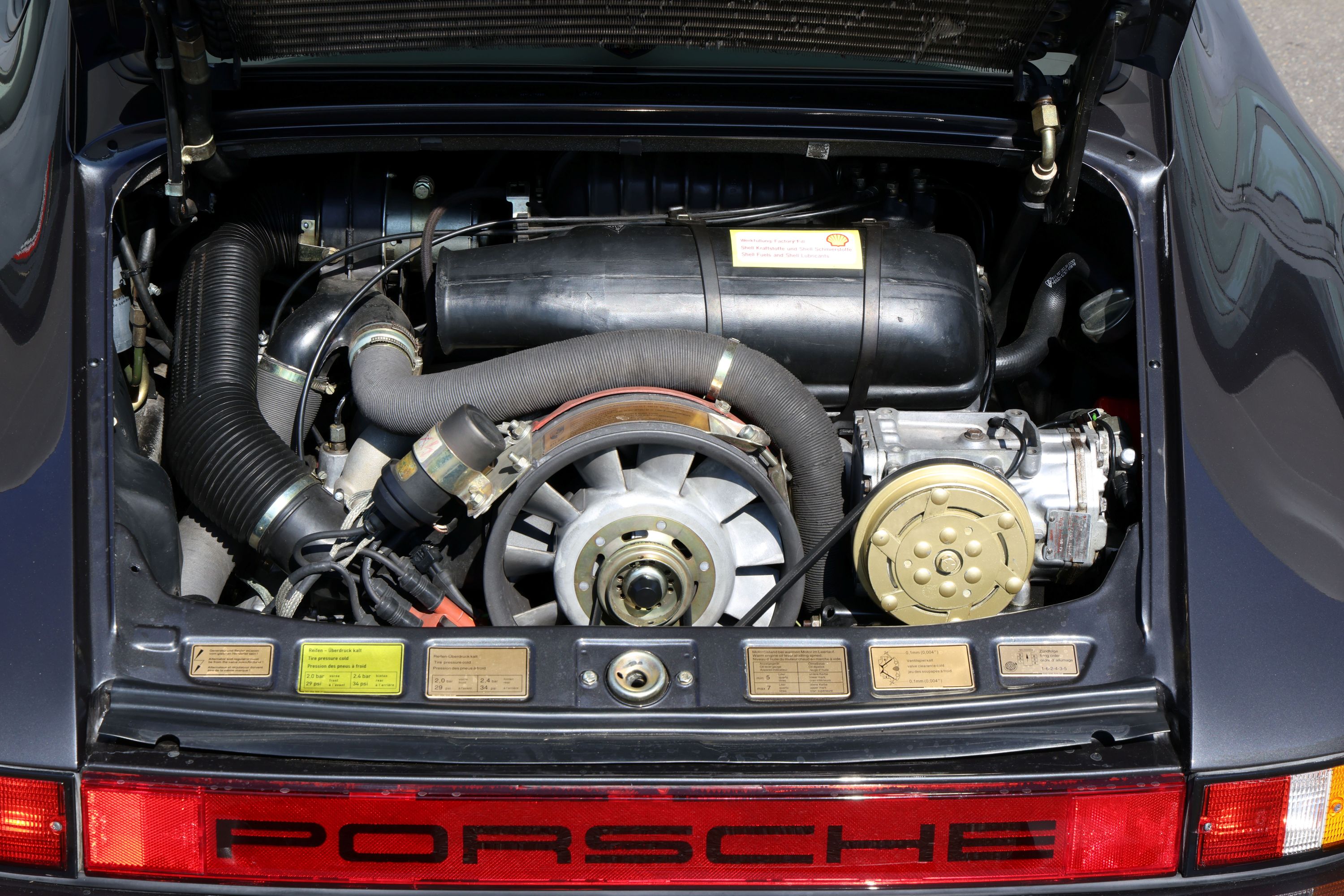 Porsche 911 SC 3.0 Weissach Edition 10