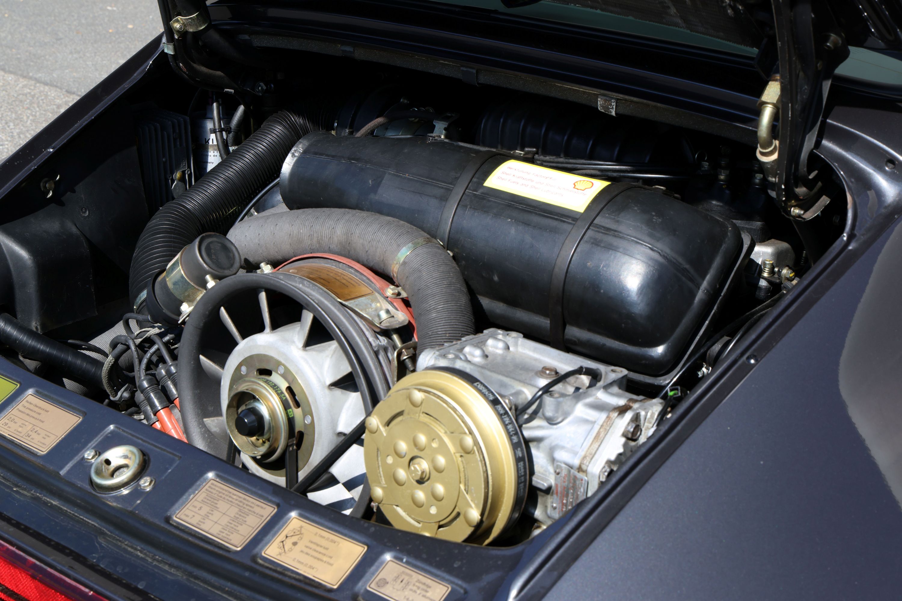 Porsche 911 SC 3.0 Weissach Edition 11