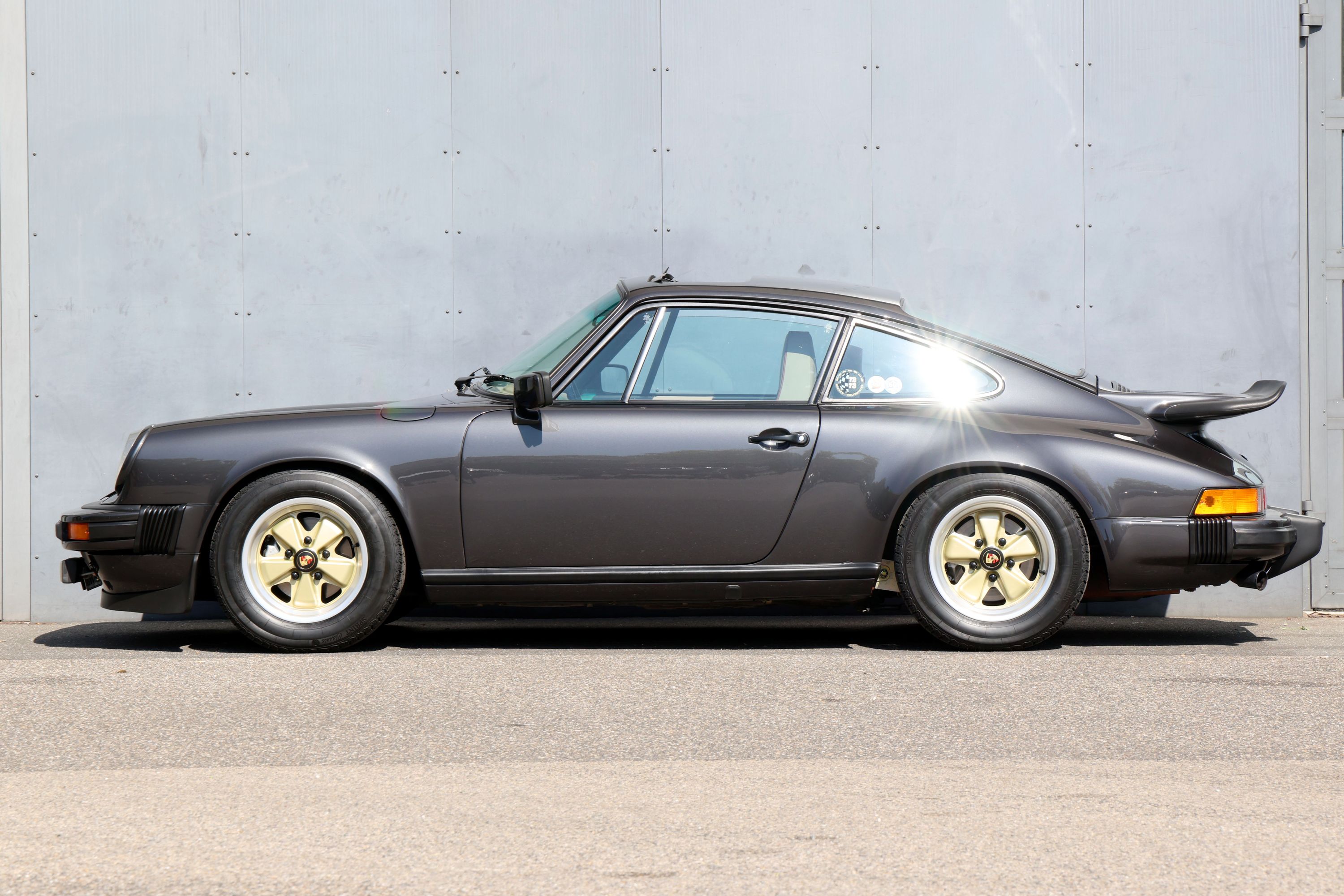 Porsche 911 SC 3.0 Weissach Edition 13
