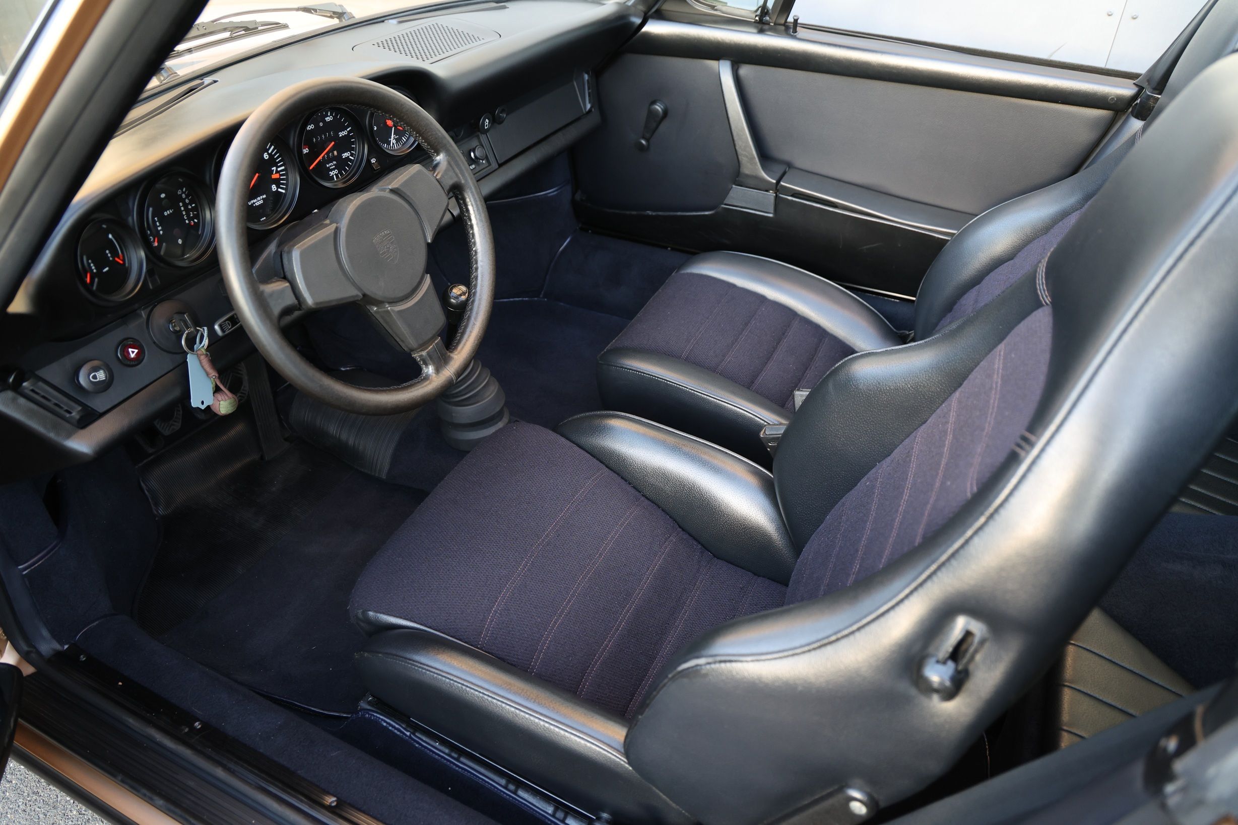 Porsche 911 Targa 2.7 MFI 4