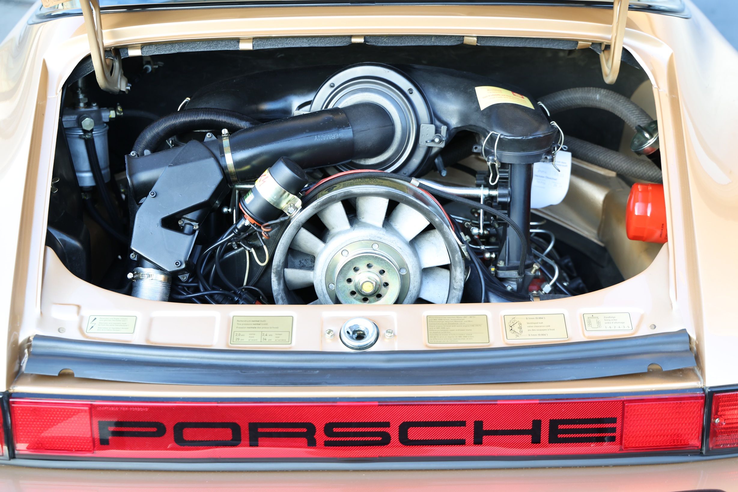 Porsche 911 Targa 2.7 MFI 5
