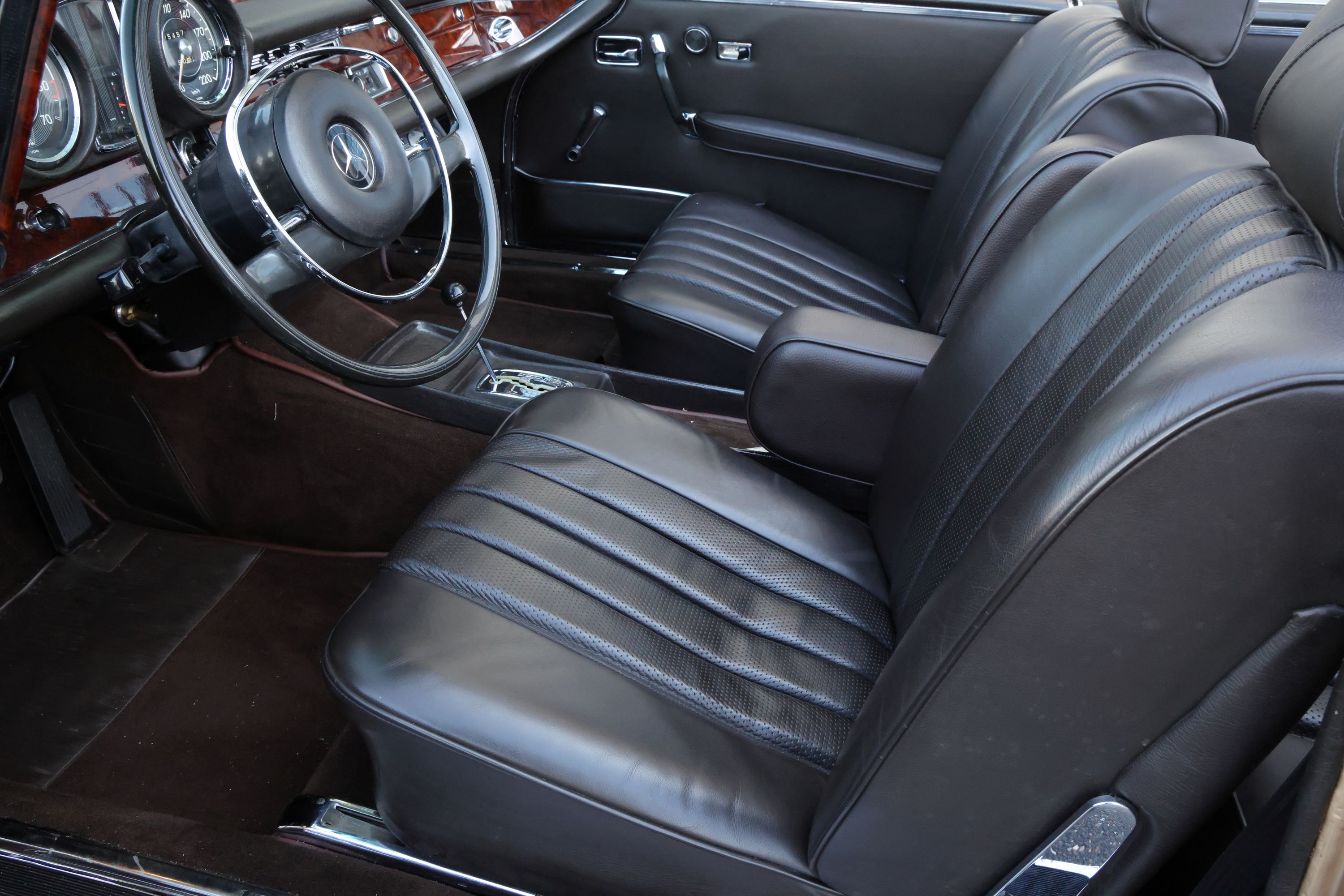 Mercedes-Benz 280 SE W111 8