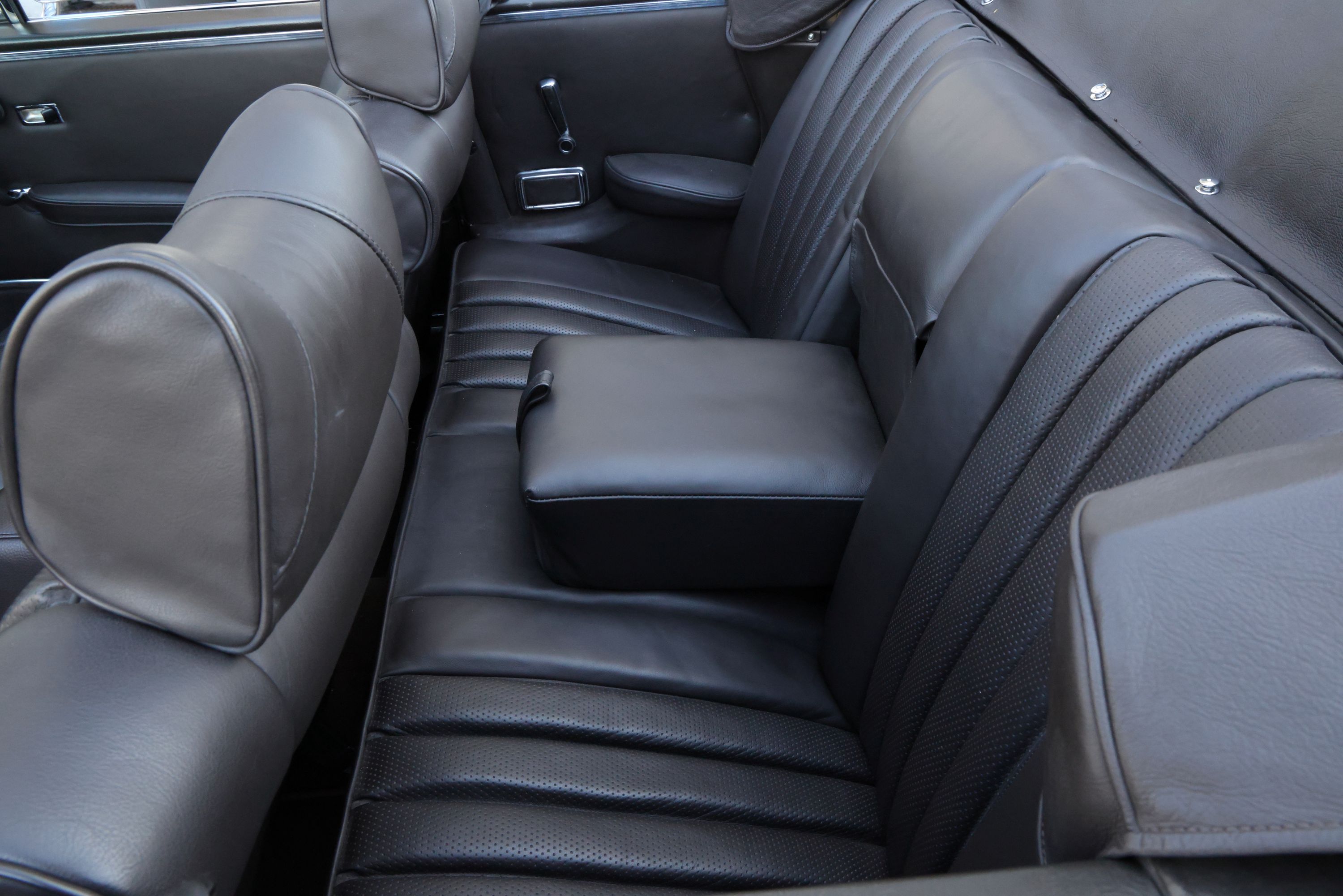 Mercedes-Benz 280 SE W111 9