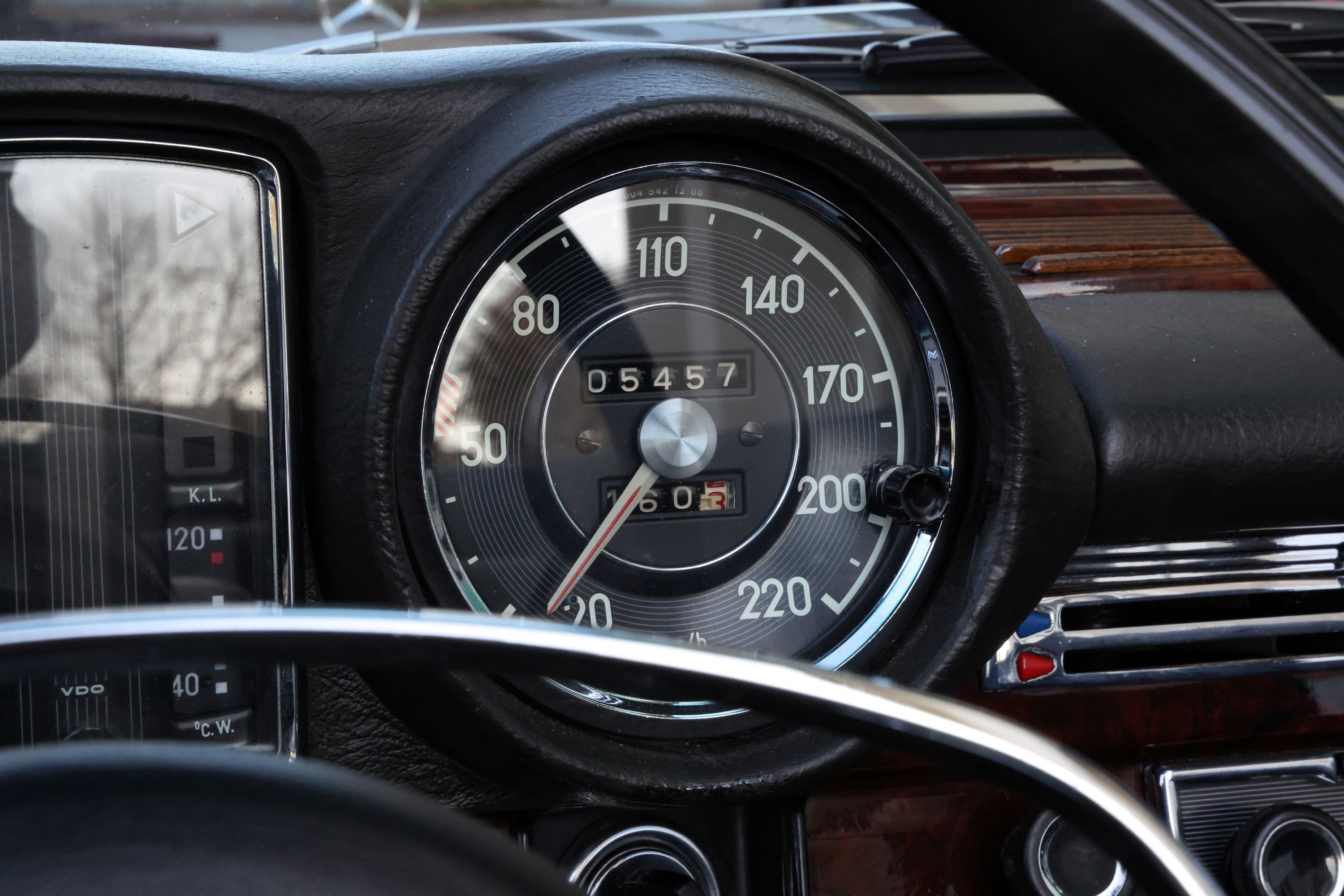 Mercedes-Benz 280 SE W111 12