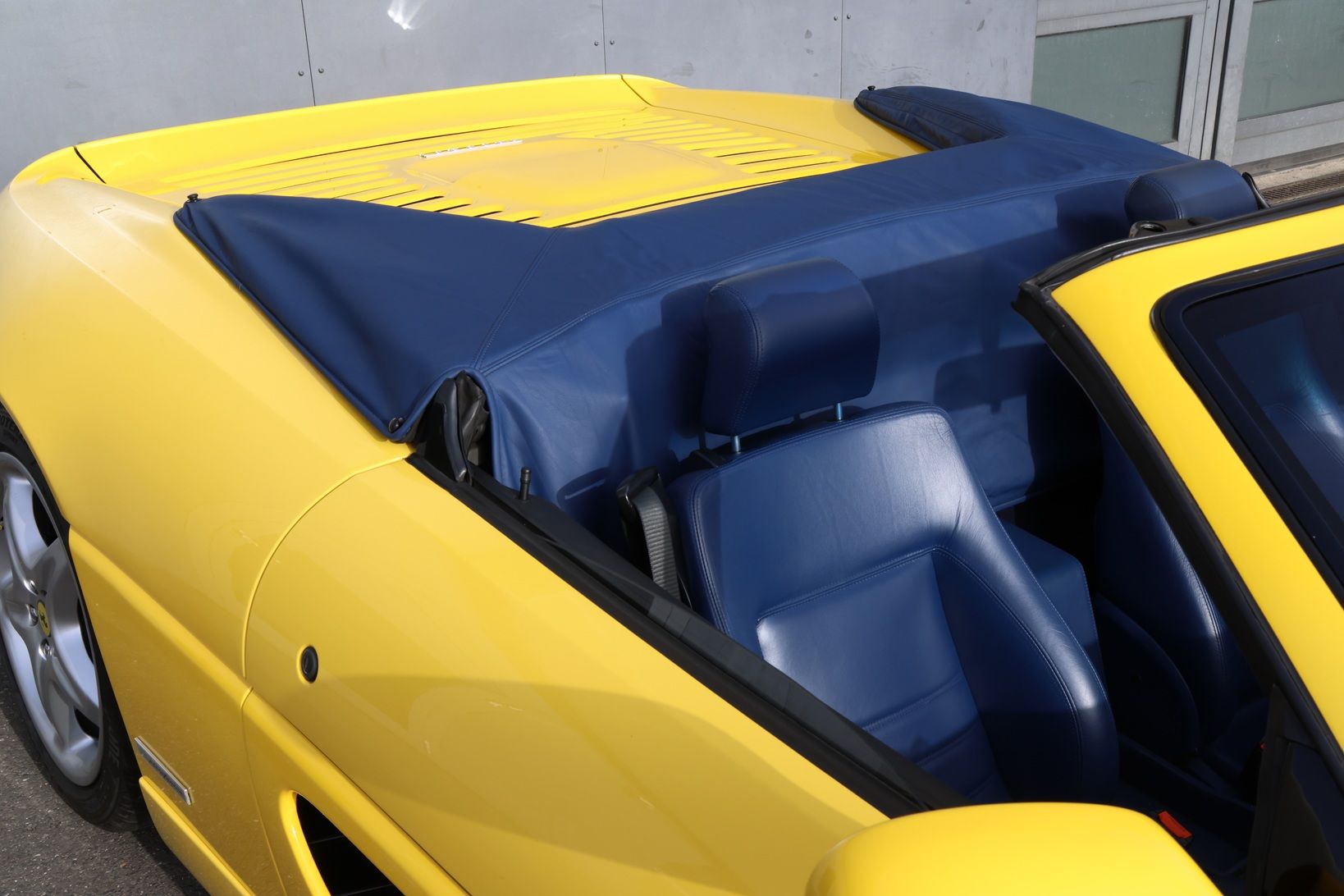 Ferrari F355 Spider 8