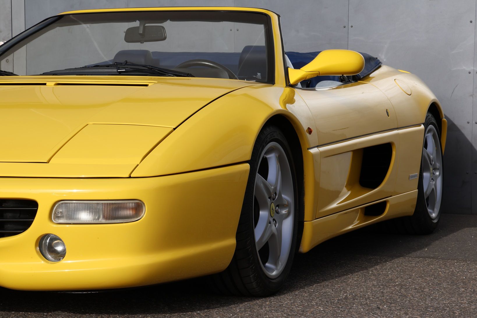 Ferrari F355 Spider 11