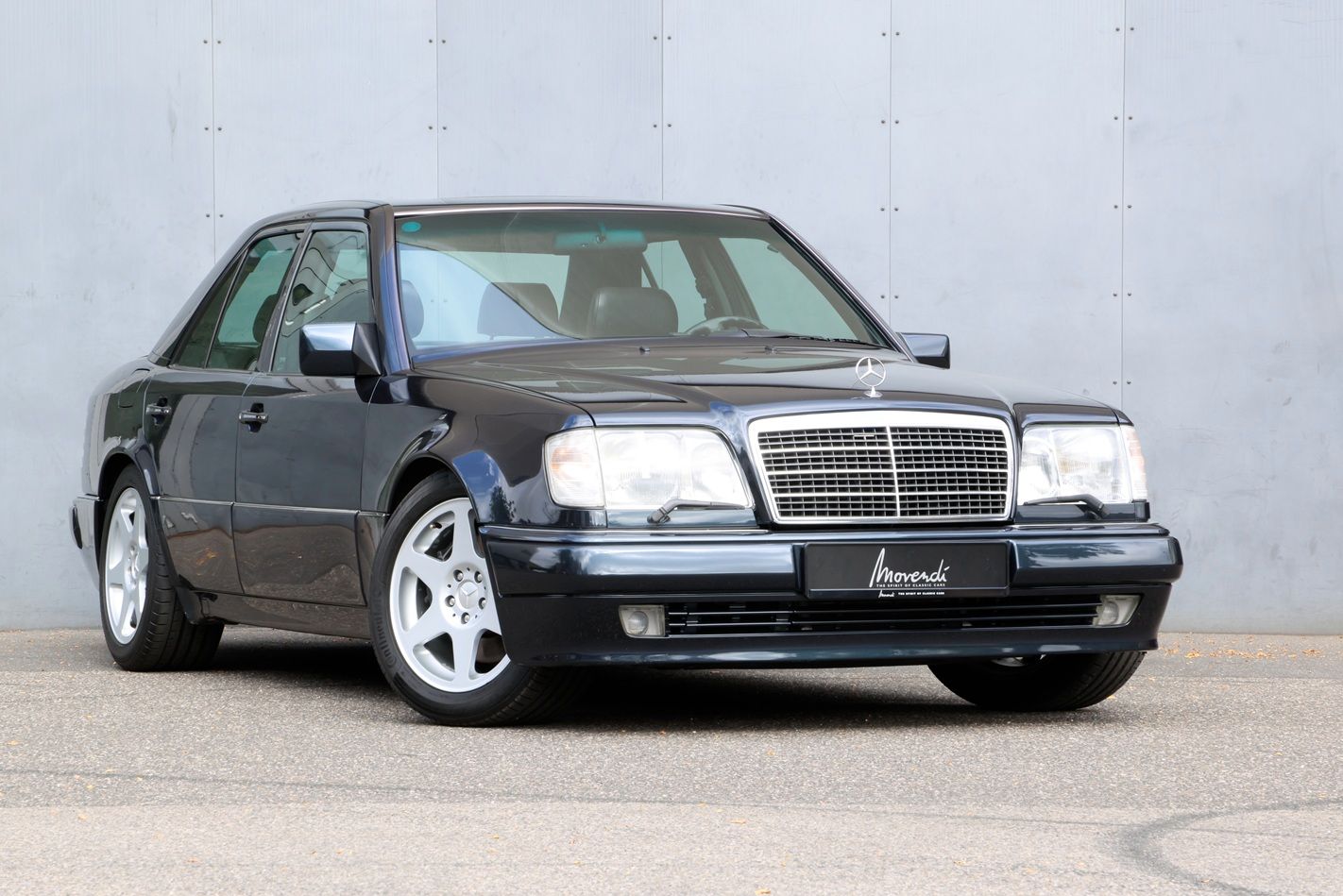 Mercedes-Benz E500 2
