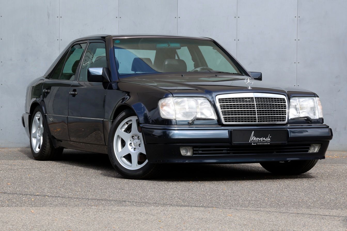 Mercedes-Benz E500 6