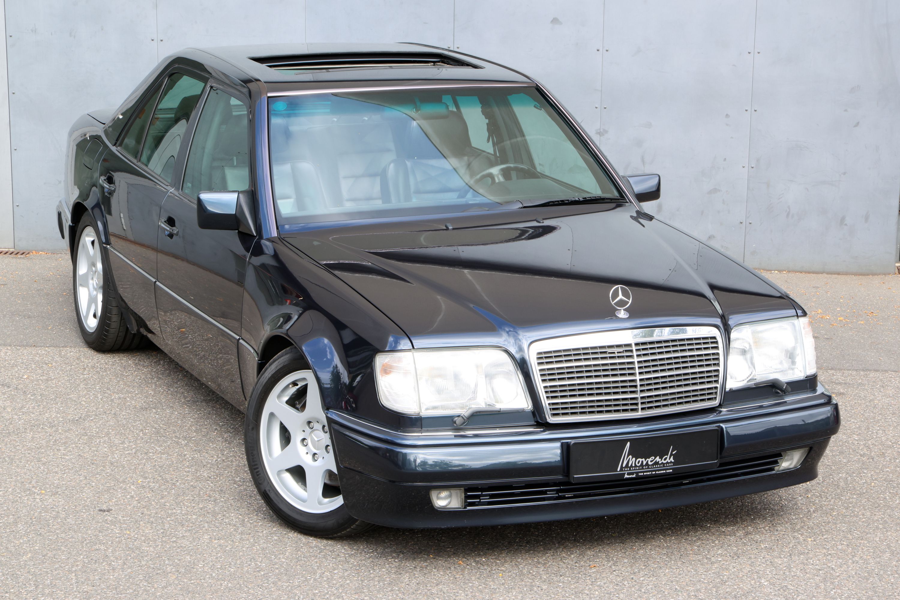 Mercedes-Benz E500 10