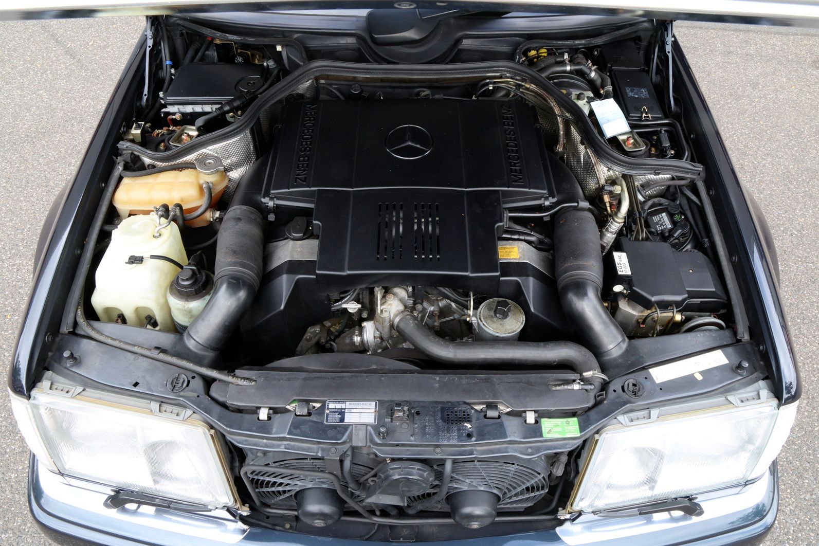 Mercedes-Benz E500 12