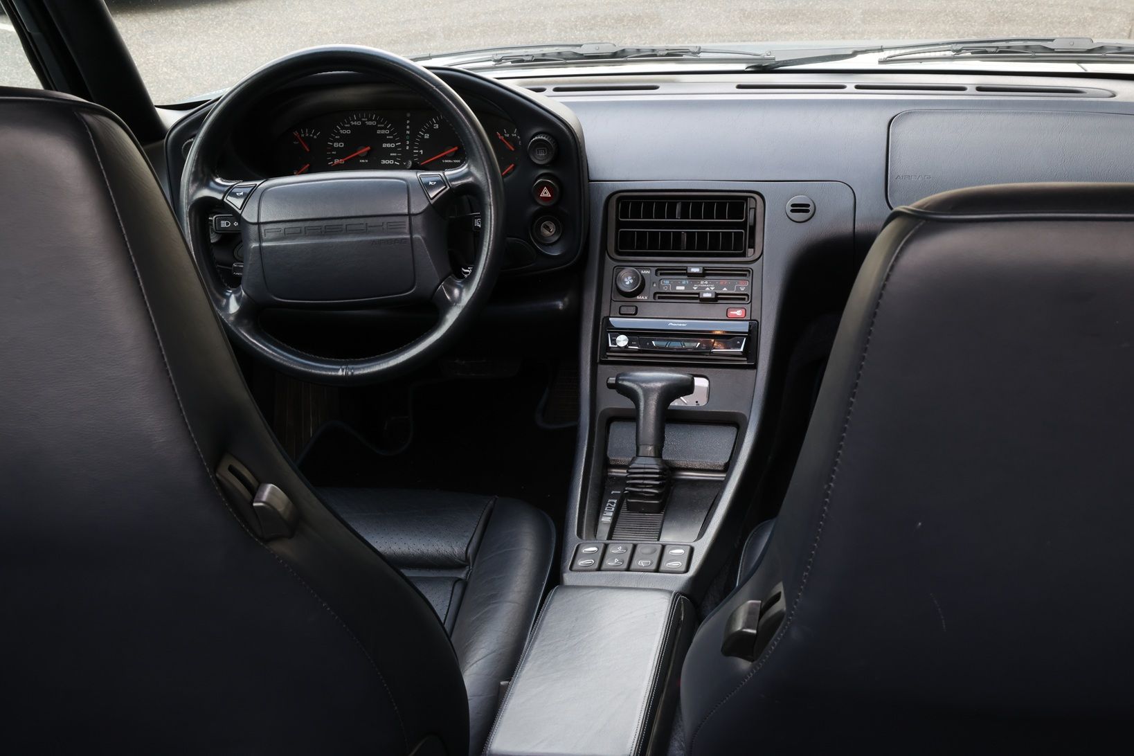 Porsche 928 GTS 5