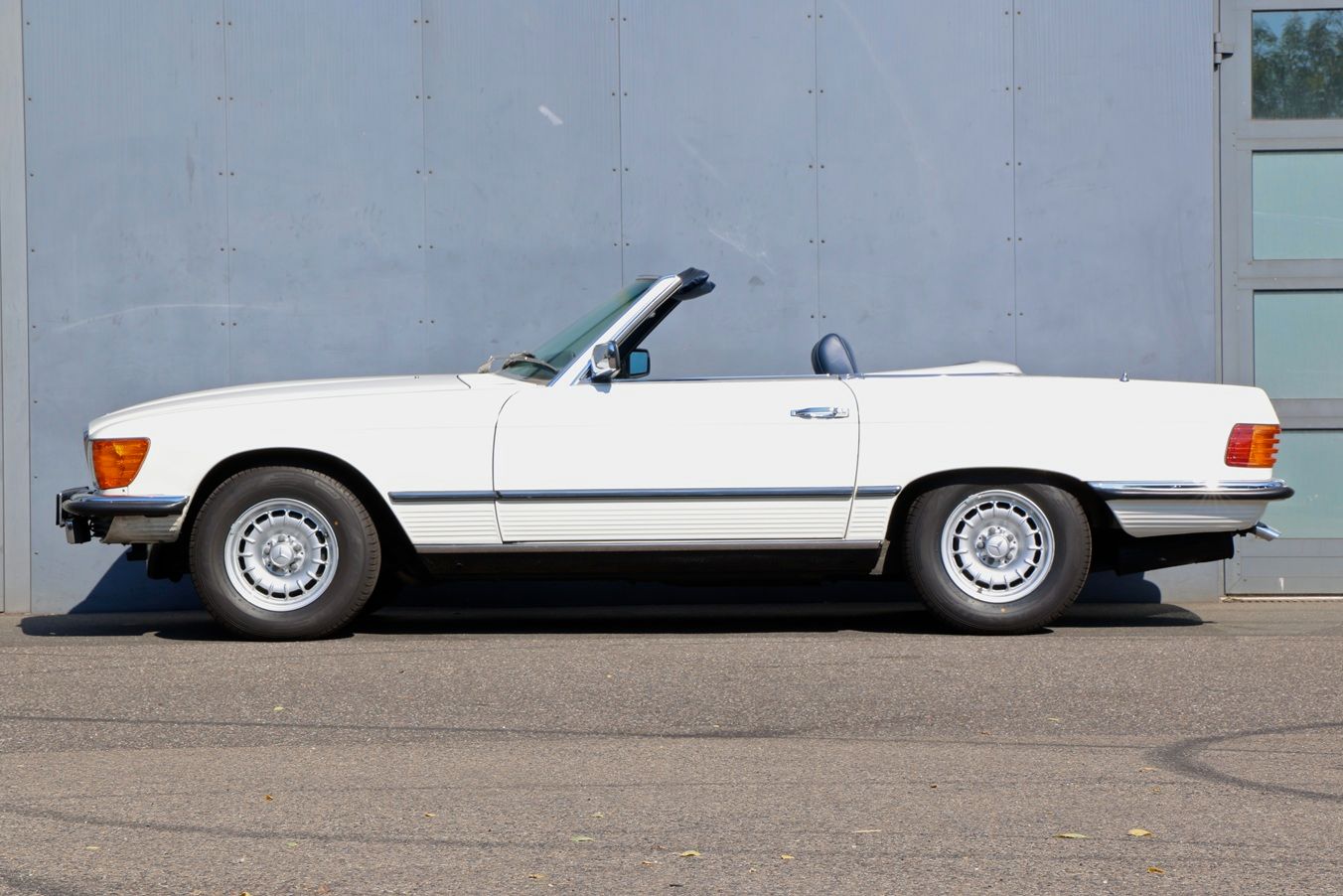 Mercedes-Benz 450 SL R107 2