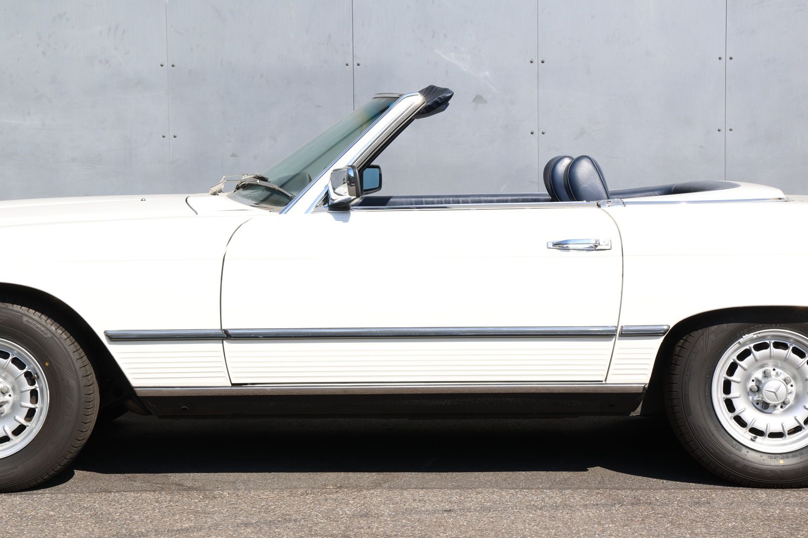 Mercedes-Benz 450 SL R107 6