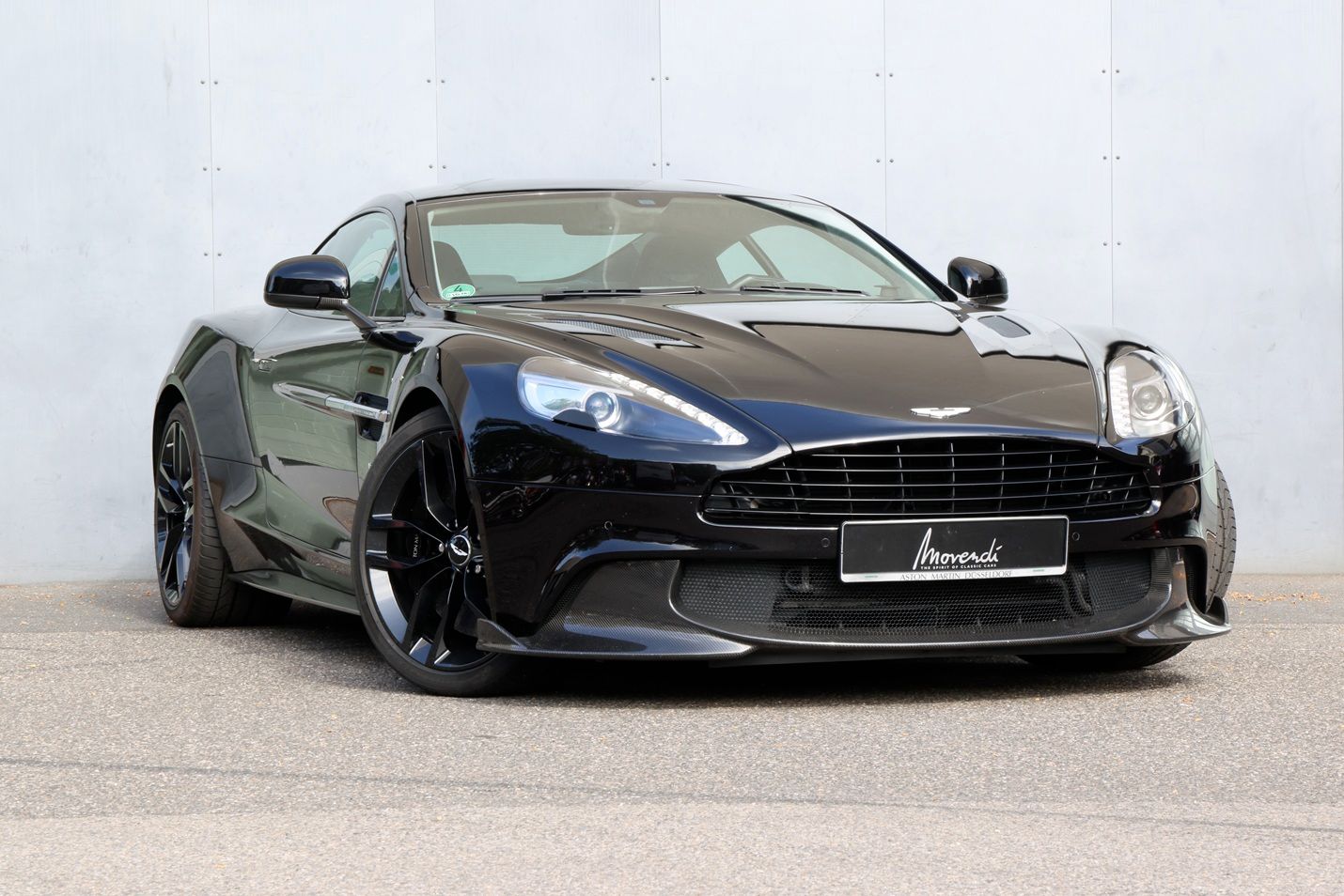 Aston Martin Vanquish S 3