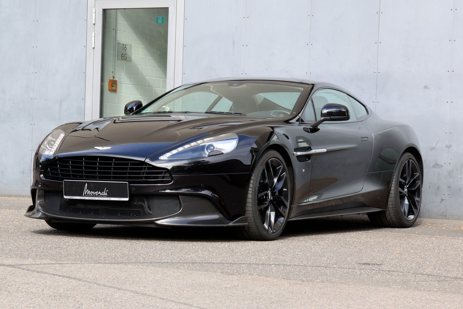 Aston Martin Vanquish S 7