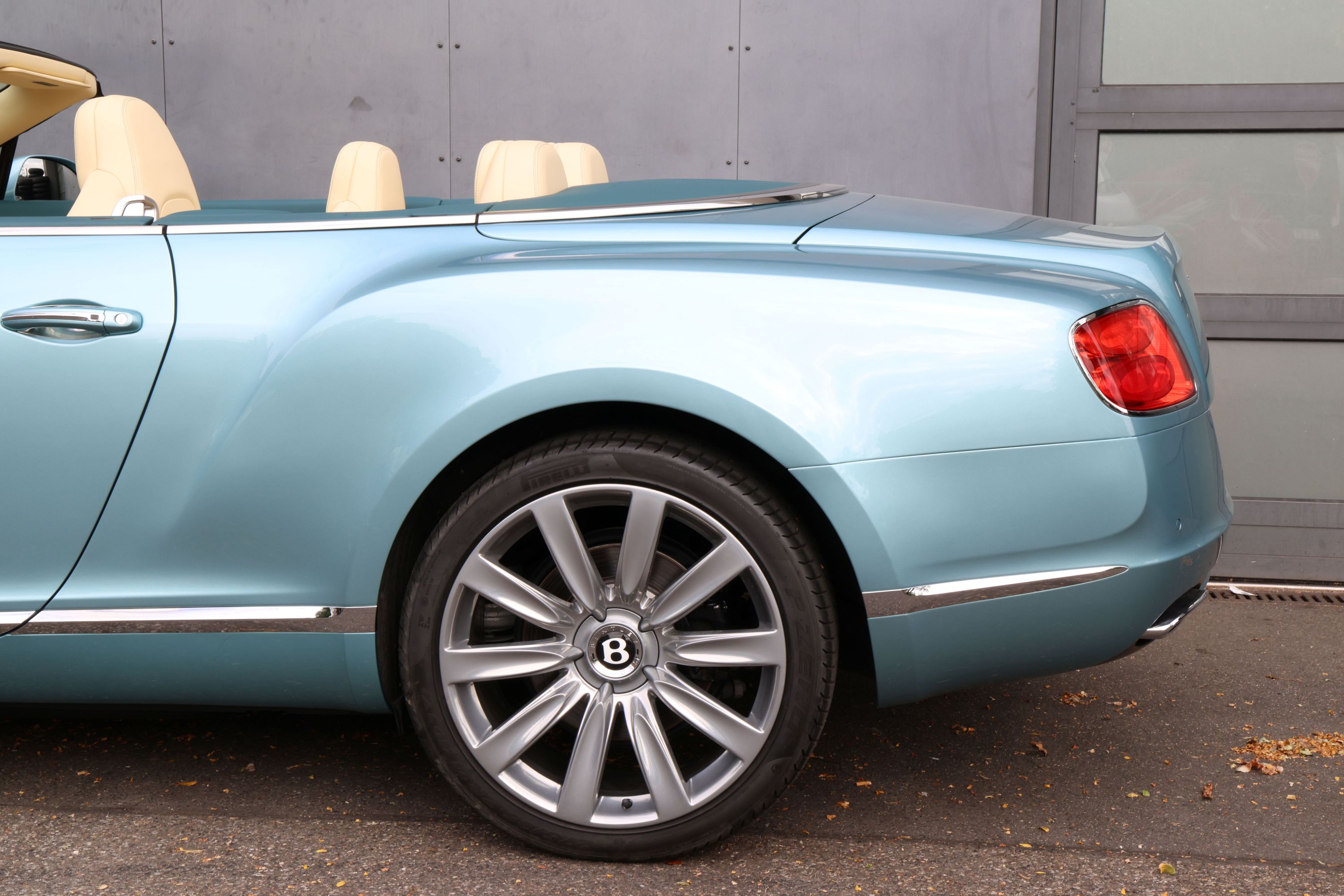 Bentley Continental GTC V12 Convertible 2