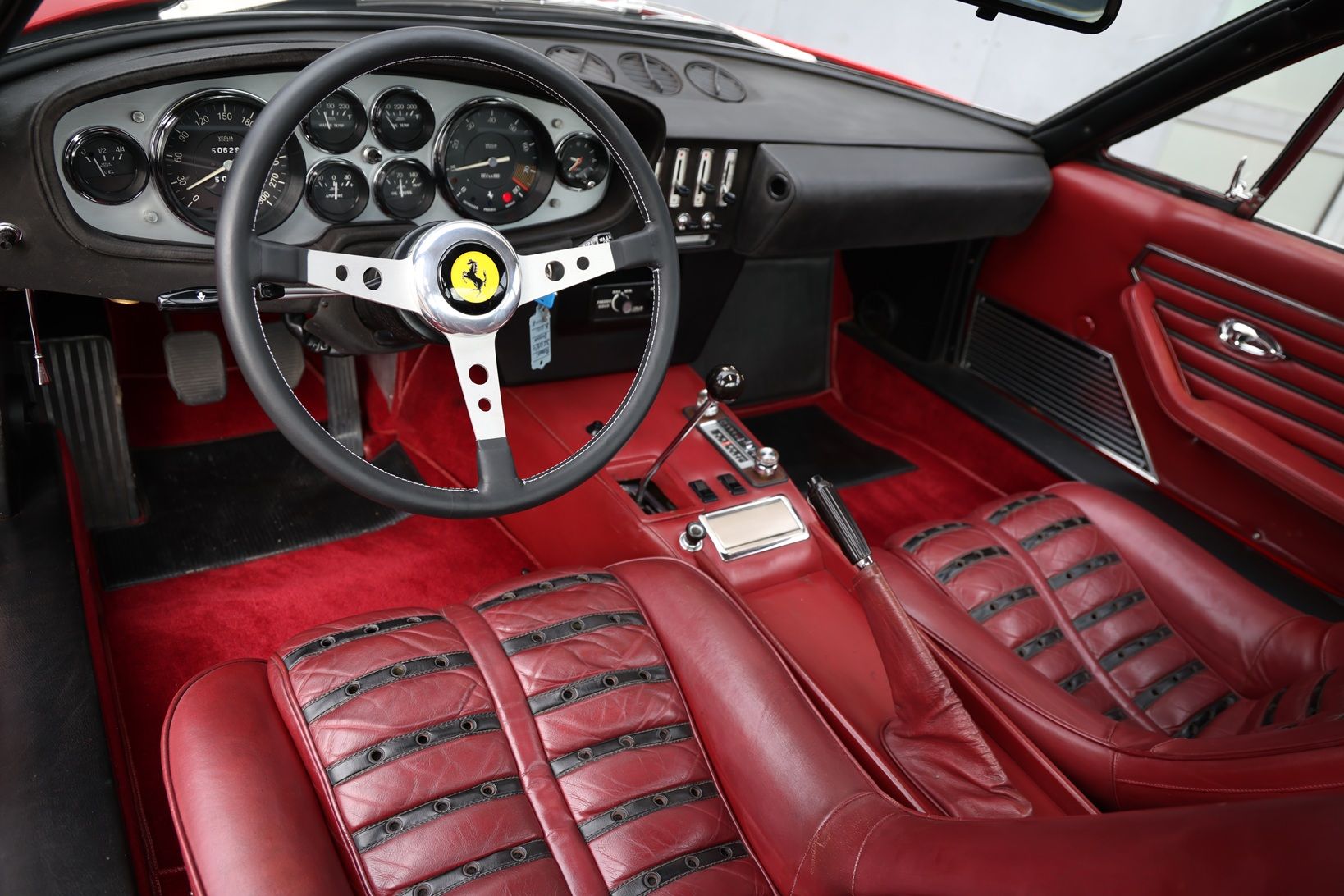 Ferrari 365 GTB/4 Daytona Plexiglas Version 12