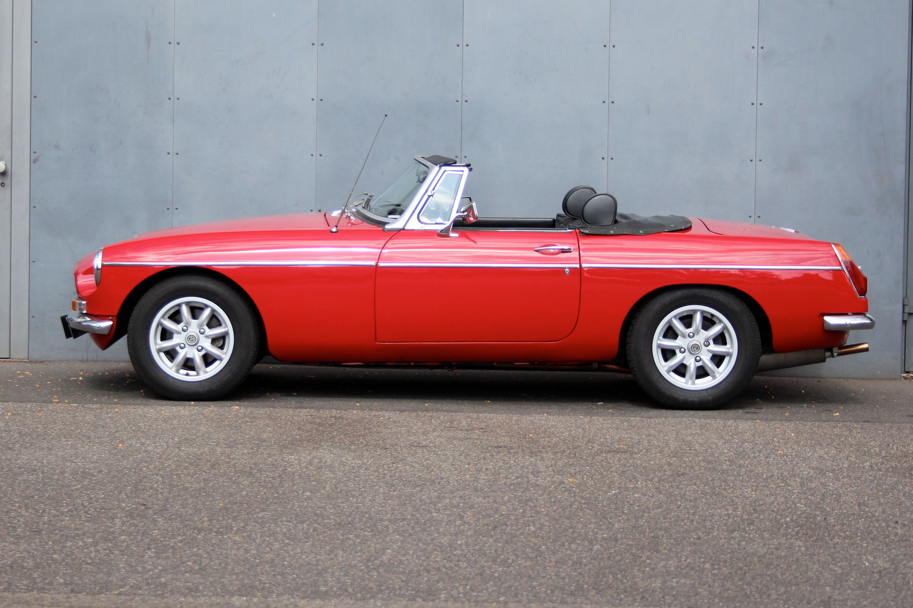 MG B Roadster 11