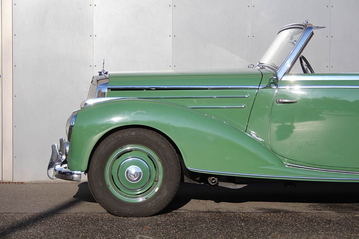 Mercedes-Benz 220 Cabriolet A 13