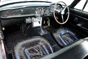Aston Martin DB6 Saloon 6