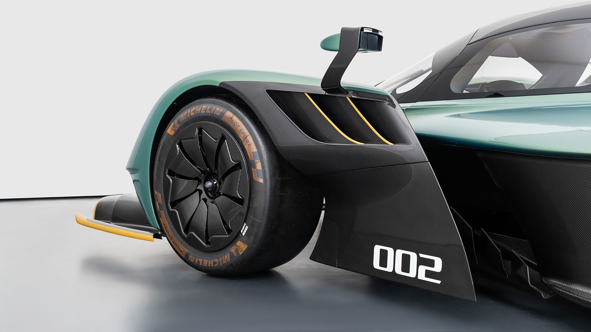 Aston Martin Valkyrie AMR Pro 11