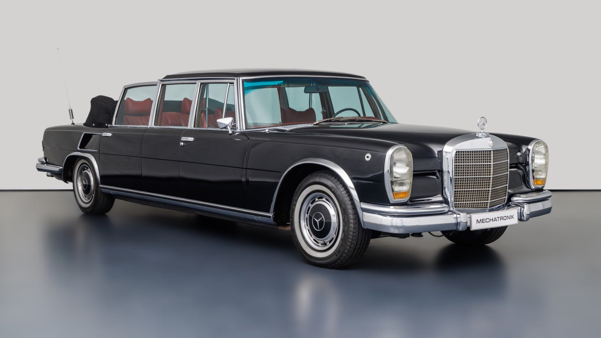 Mercedes-Benz W100 600 Pullman Landaulet 2
