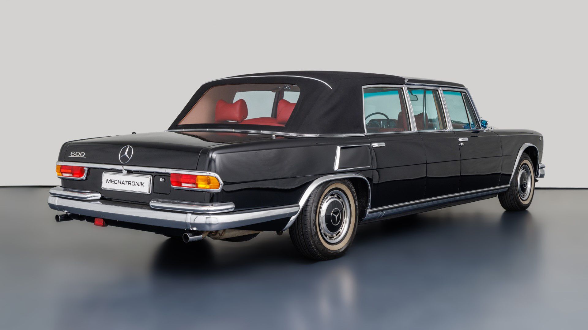 Mercedes-Benz W100 600 Pullman Landaulet 5