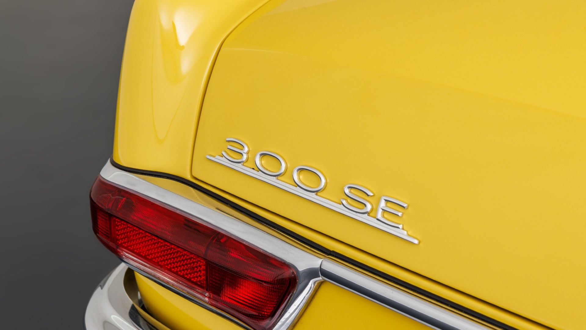 Mercedes-Benz W112 300 SE Cabriolet 11