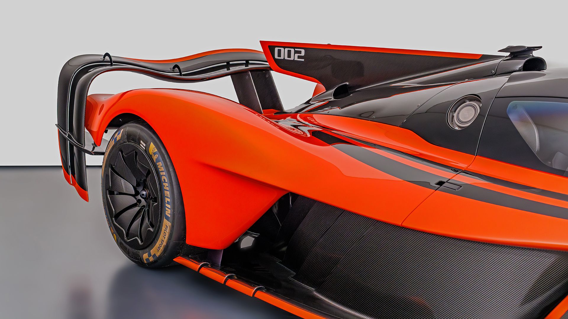 Aston Martin Valkyrie AMR Pro 13
