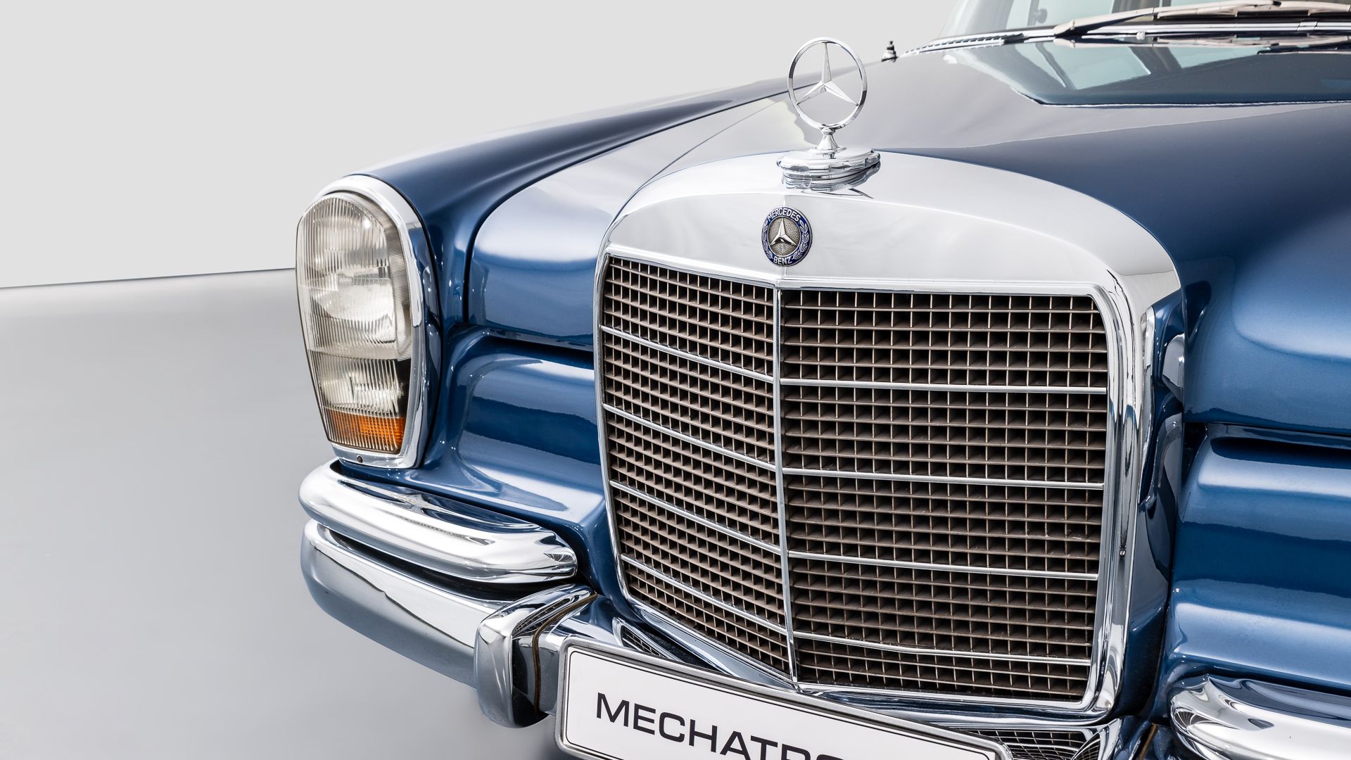 Mercedes-Benz W100 600 SWB 4