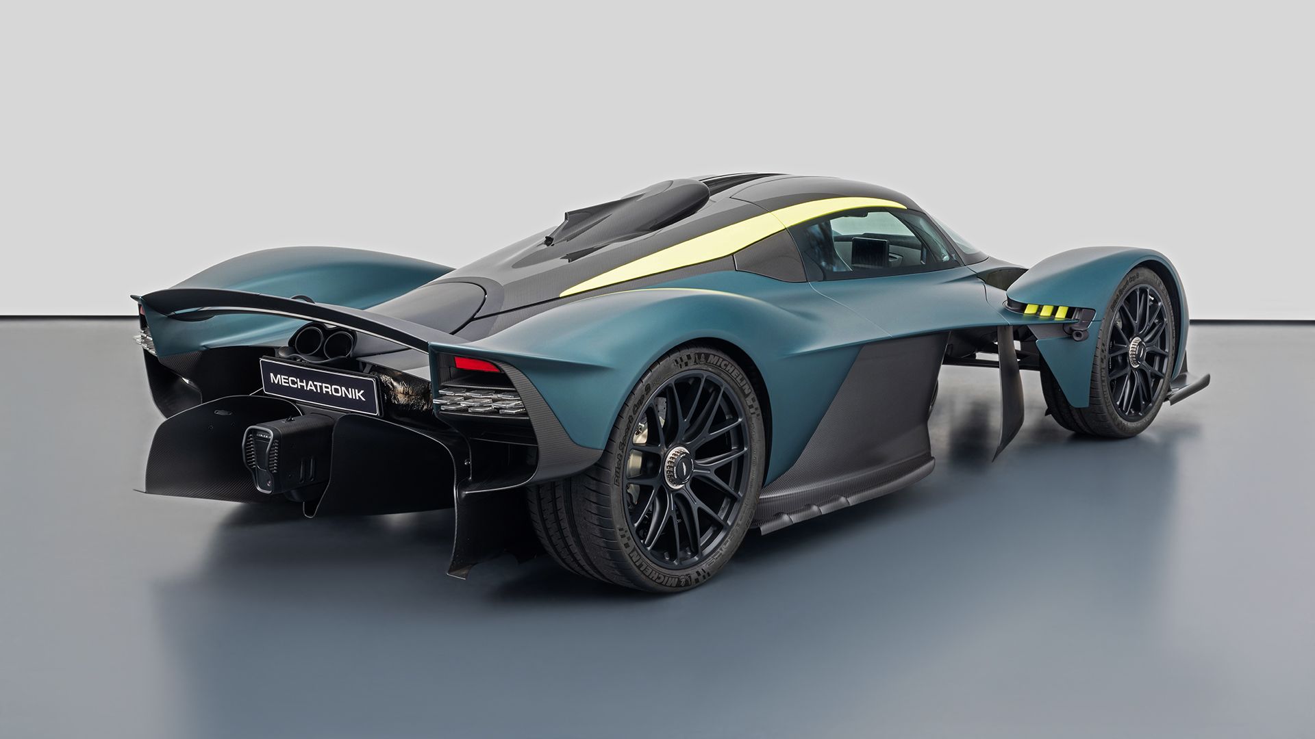 Aston Martin Valkyrie 5