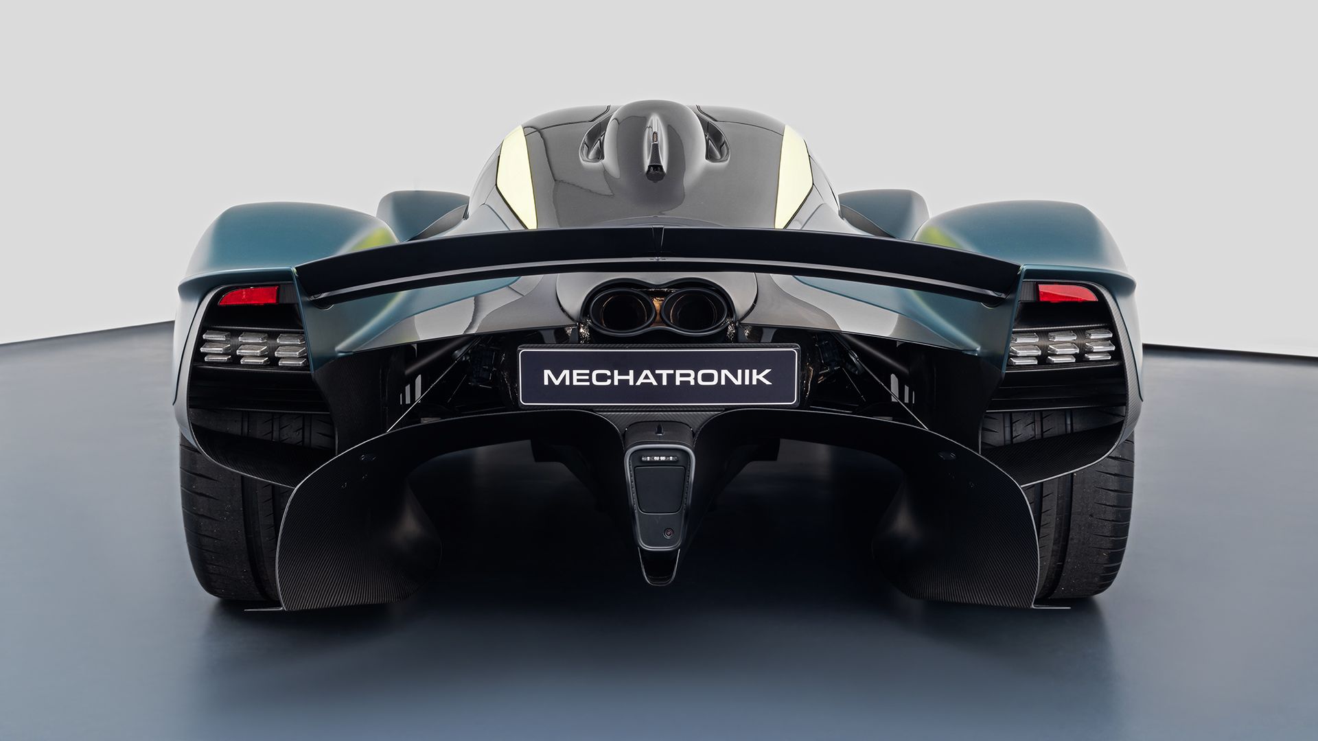 Aston Martin Valkyrie 7