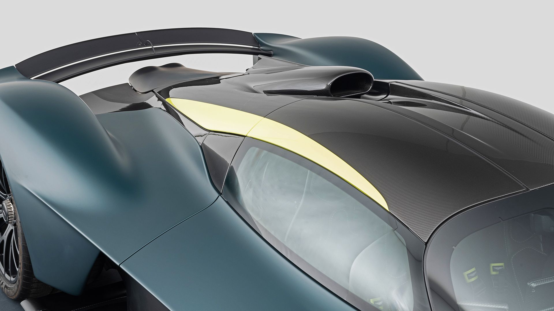 Aston Martin Valkyrie 11