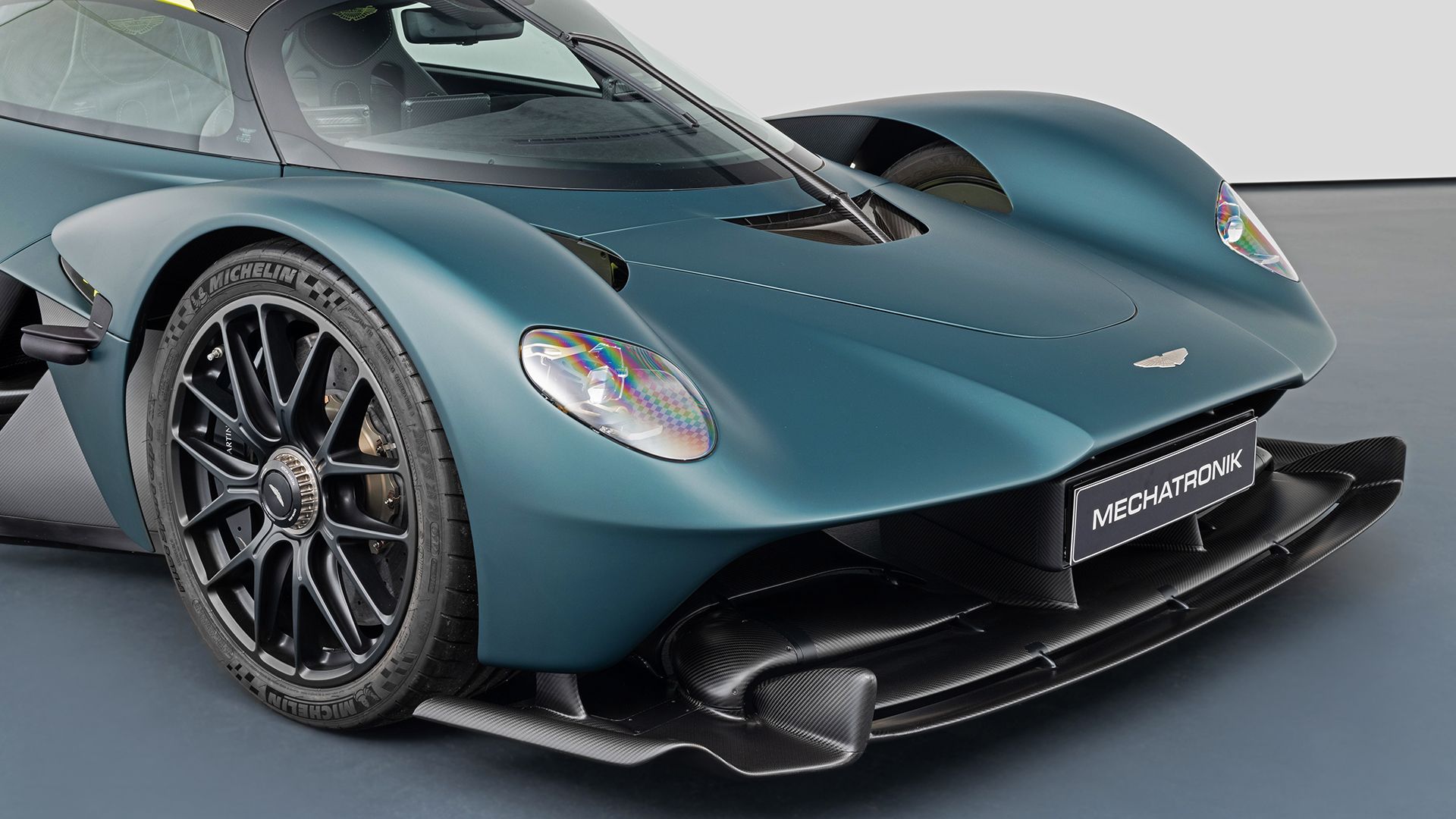 Aston Martin Valkyrie 13