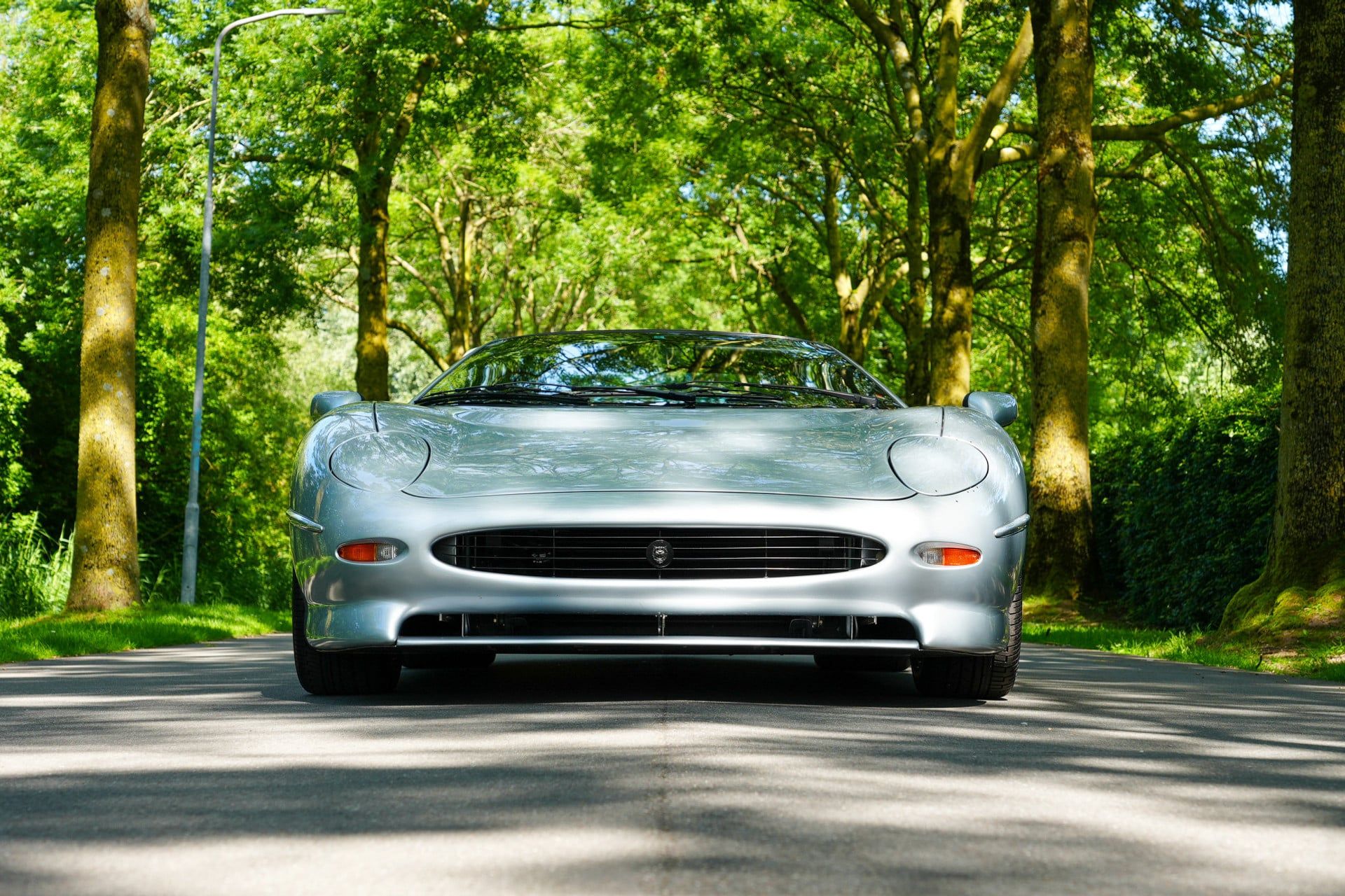 Jaguar XJ220 9