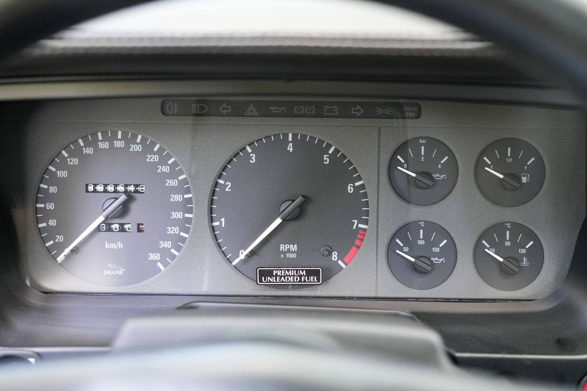 Jaguar XJ220 12