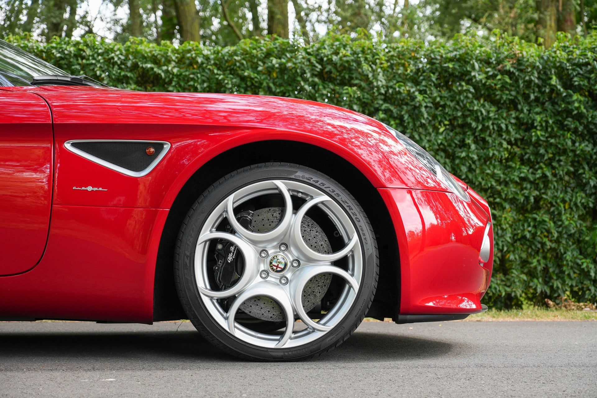 Alfa Romeo 8C Competizione Spider 4.7 V8 12