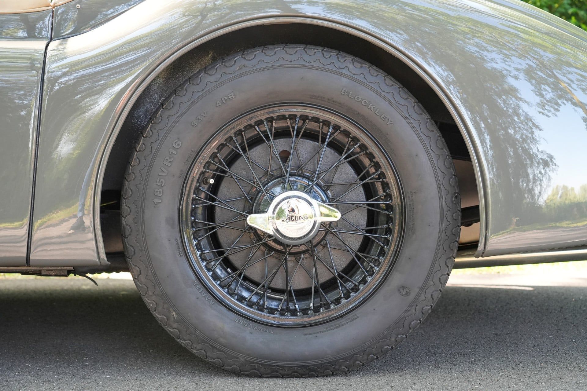 Jaguar XK120 OTS 7
