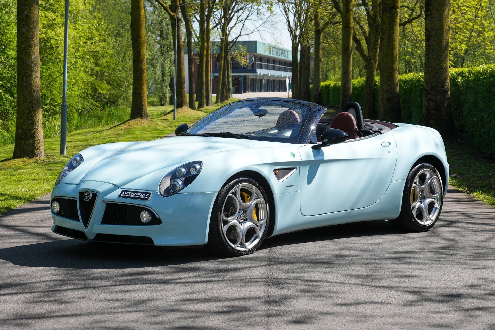 Alfa Romeo 8C Spider 2