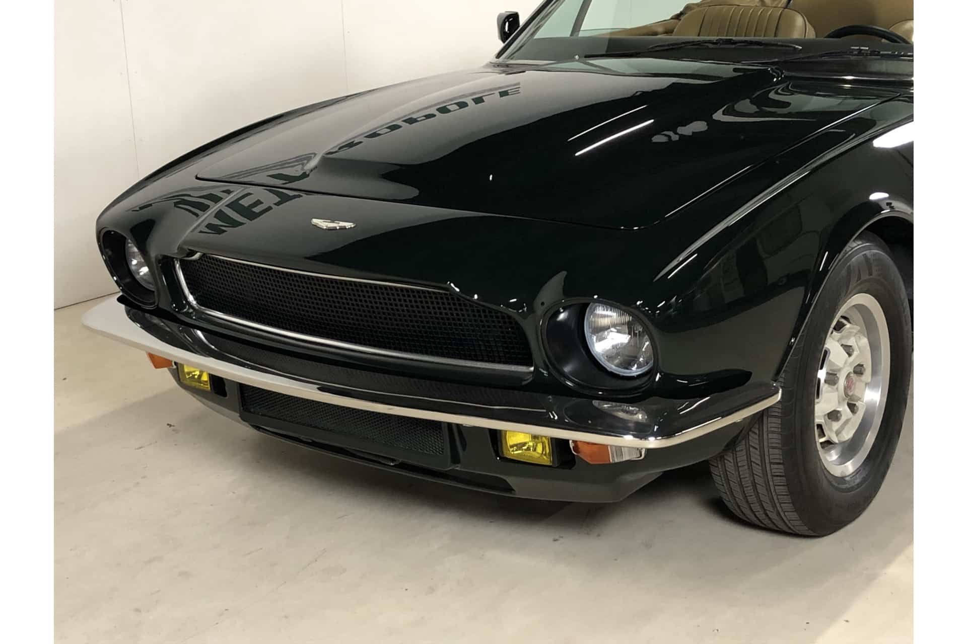 Aston Martin V8 Volante 9